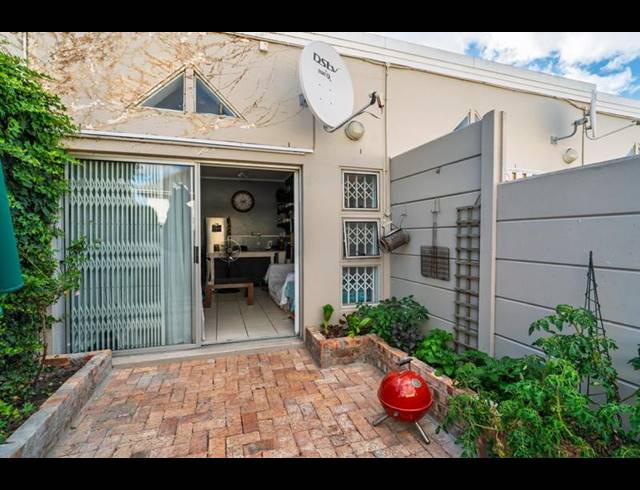 1 BEDROOM APARTMENT FOR SALE IN KENILWORTH